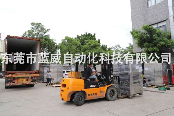 三车货柜齐发越南！
